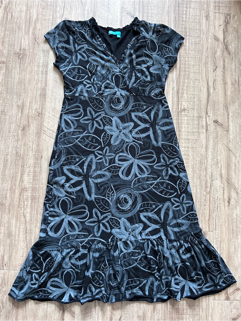 Cotton Black Floral Print V-Neck Women's midi Dress ruffle hem summer vacation